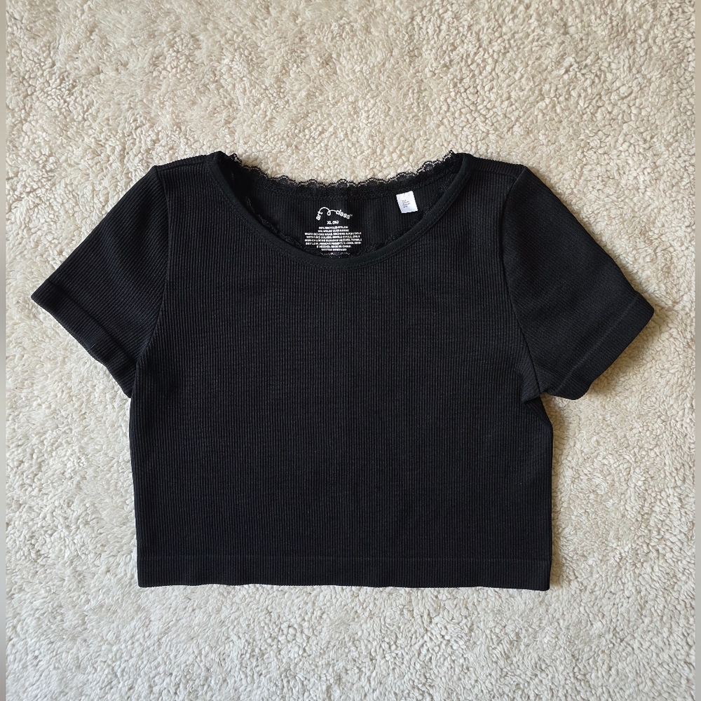 Black Short Sleeve Ribbed Crop Top Med